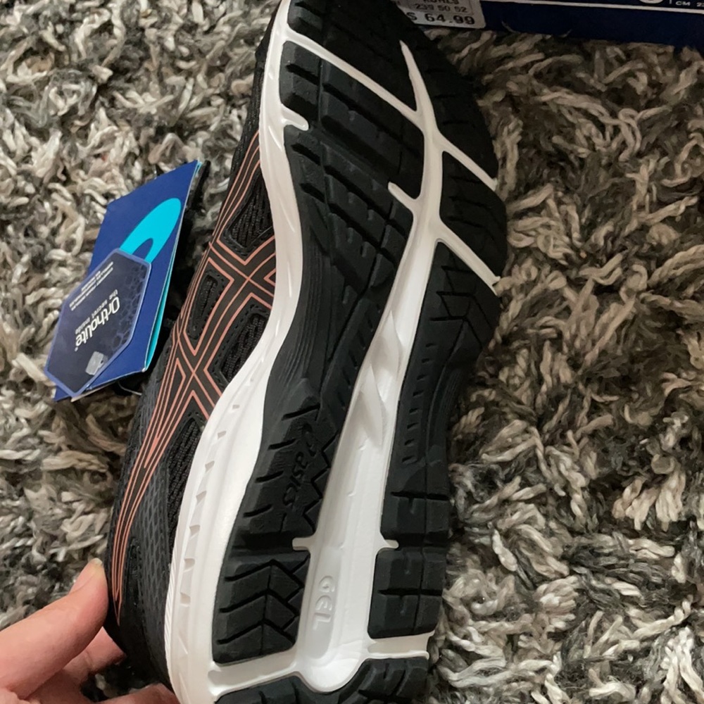 Asics women’s shoes last reduction(copy) - Picture 4 of 7
